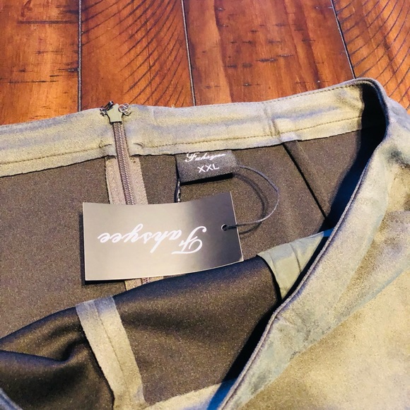 Suede Olive green plus size skirt (XXL) 14-16 - Picture 4 of 5